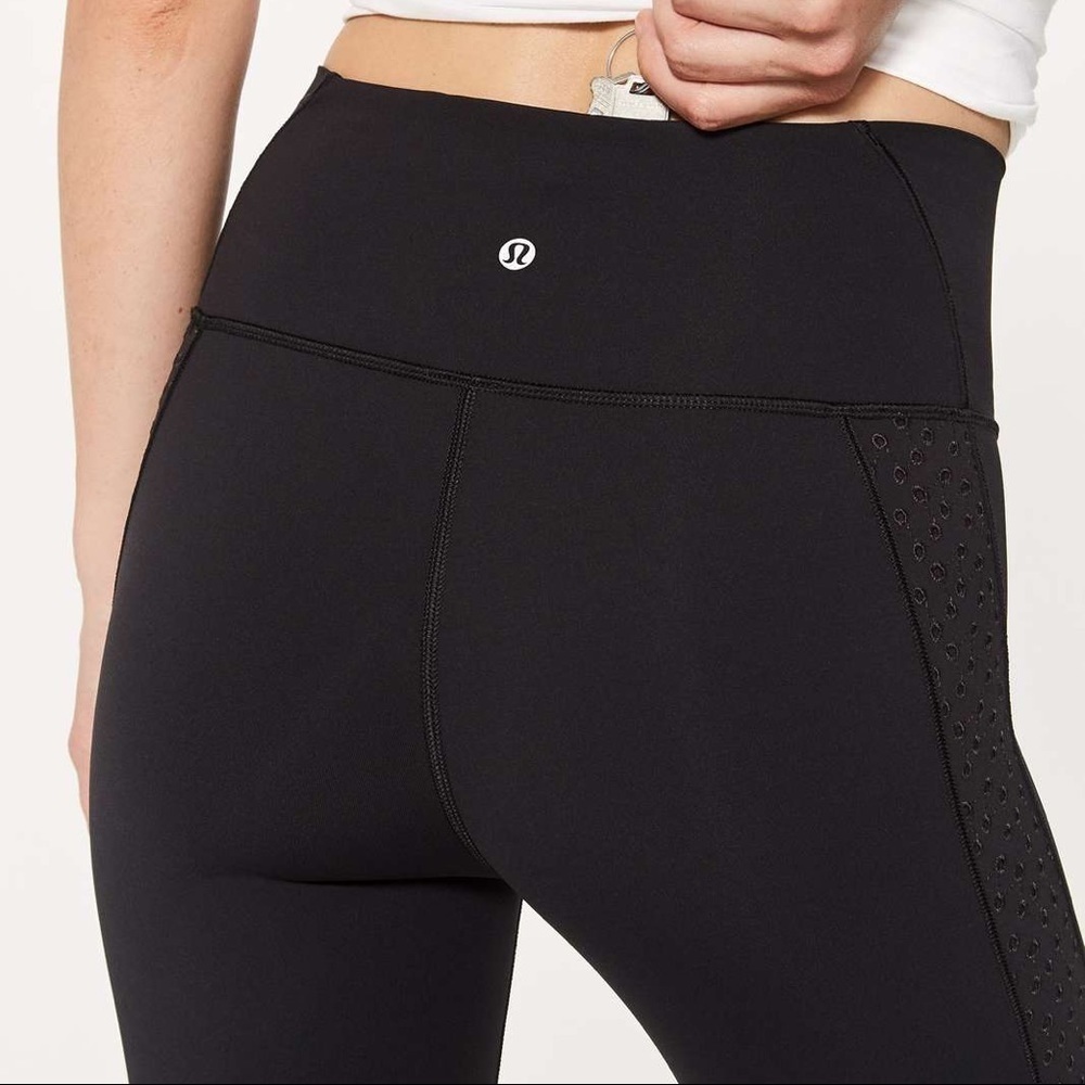 Lululemon Black Ornate Eyelet Crop Leggings W6AIRS - Picture 13 of 14